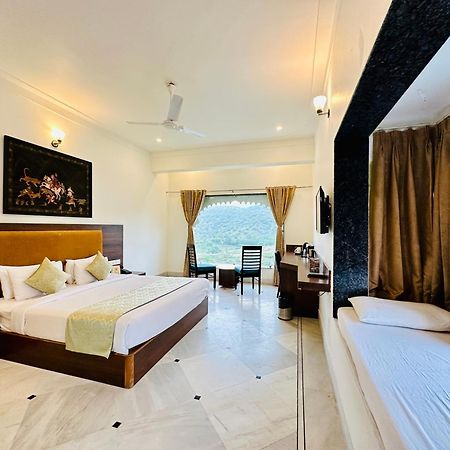 Mewar Palace Resort And Spa Udaipur Kültér fotó
