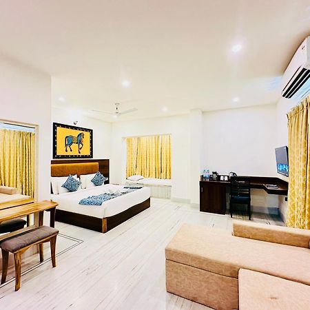 Mewar Palace Resort And Spa Udaipur Kültér fotó