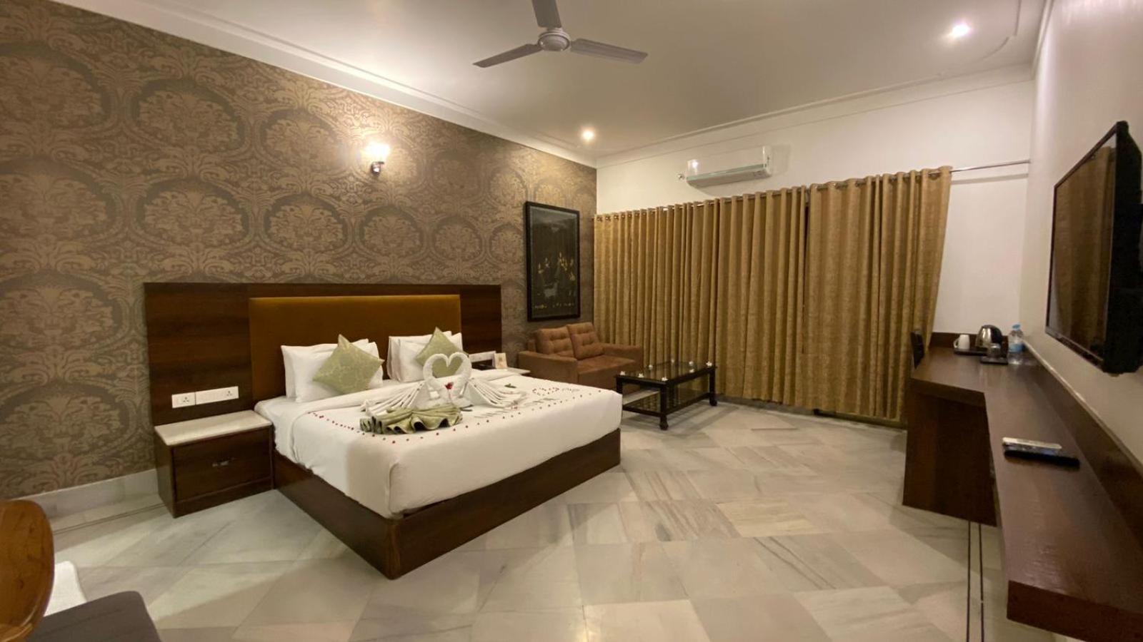 Mewar Palace Resort And Spa Udaipur Kültér fotó