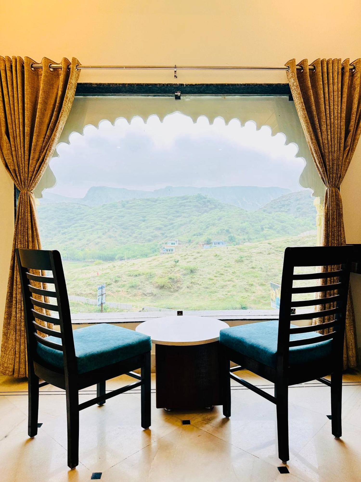Mewar Palace Resort And Spa Udaipur Kültér fotó