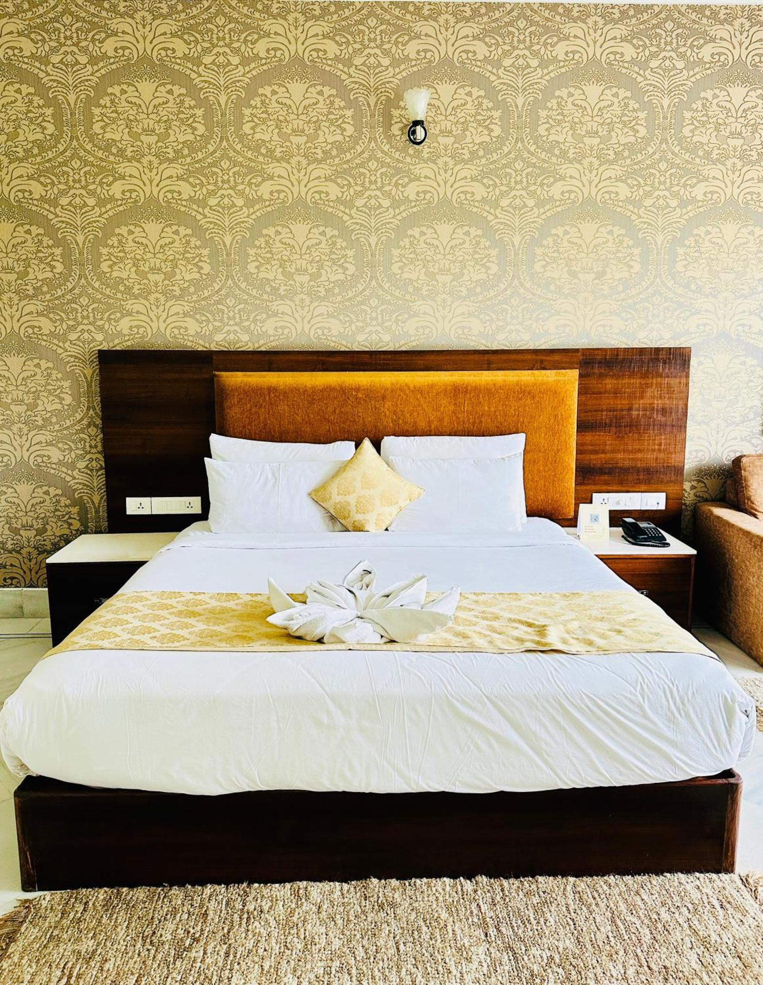 Mewar Palace Resort And Spa Udaipur Kültér fotó