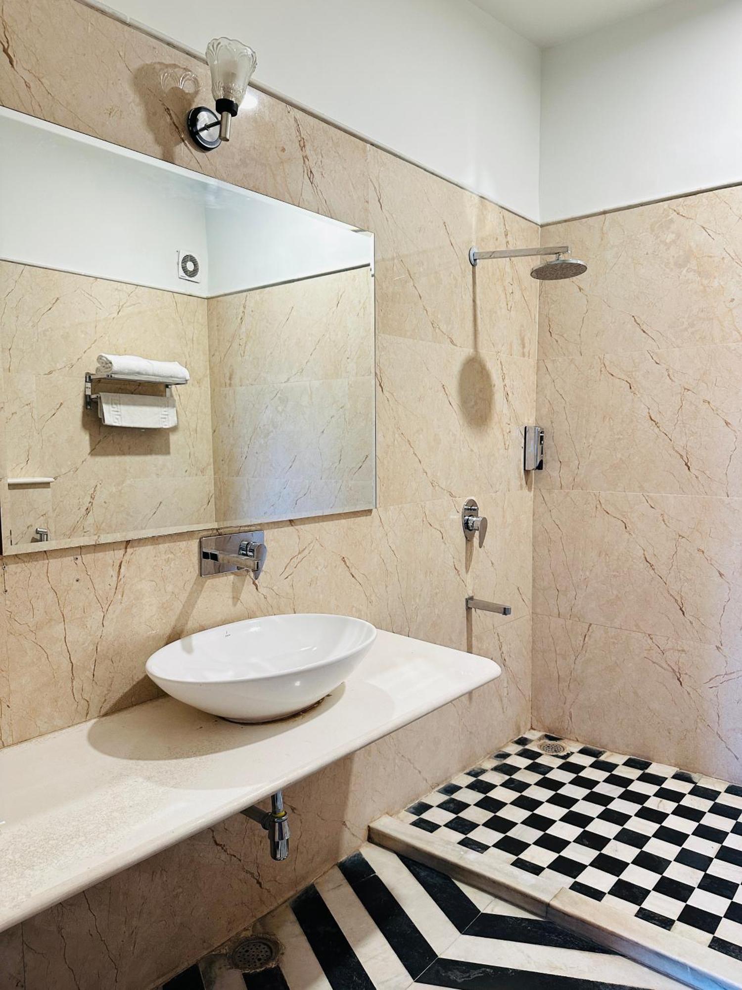 Mewar Palace Resort And Spa Udaipur Kültér fotó
