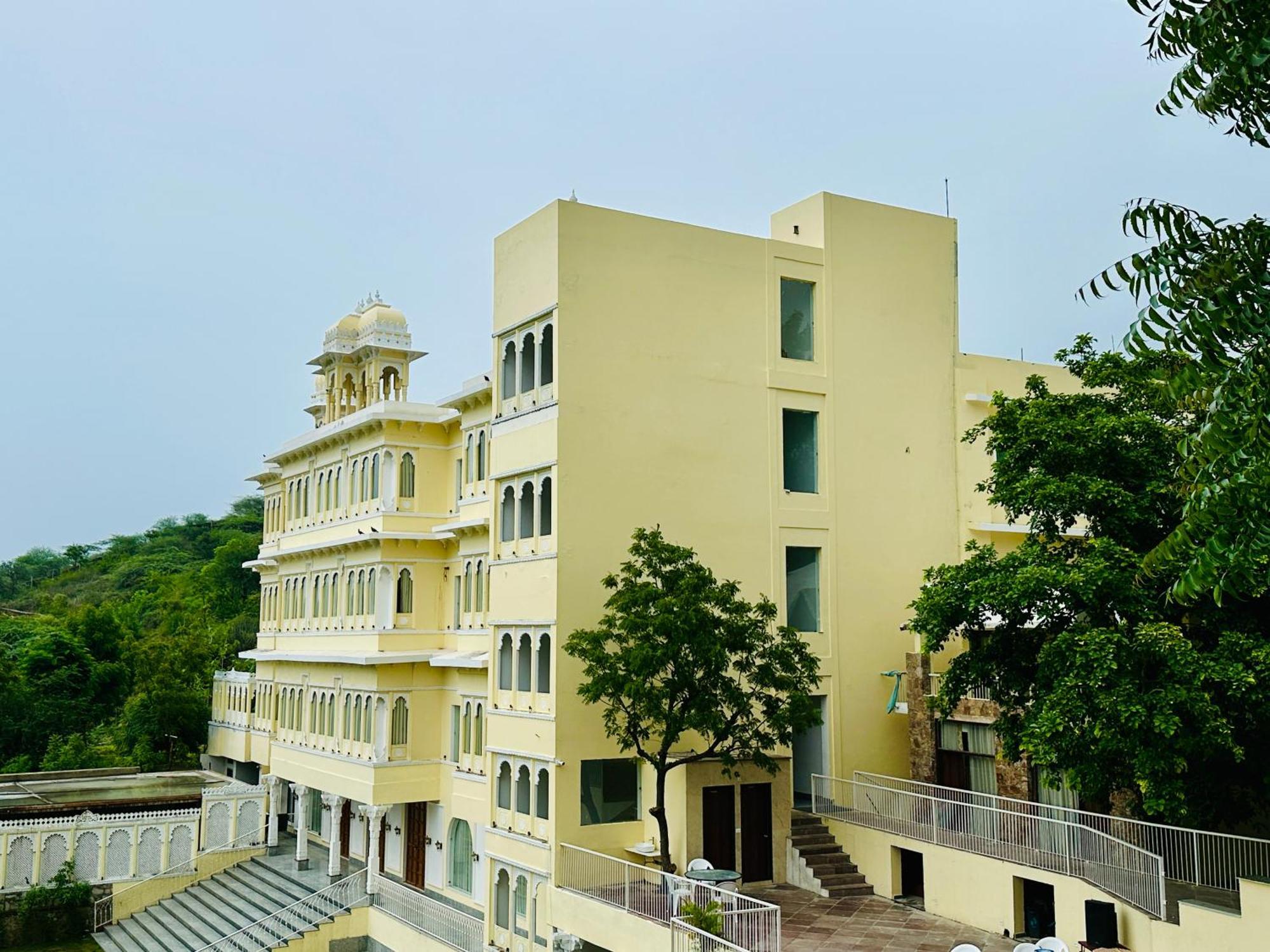 Mewar Palace Resort And Spa Udaipur Kültér fotó