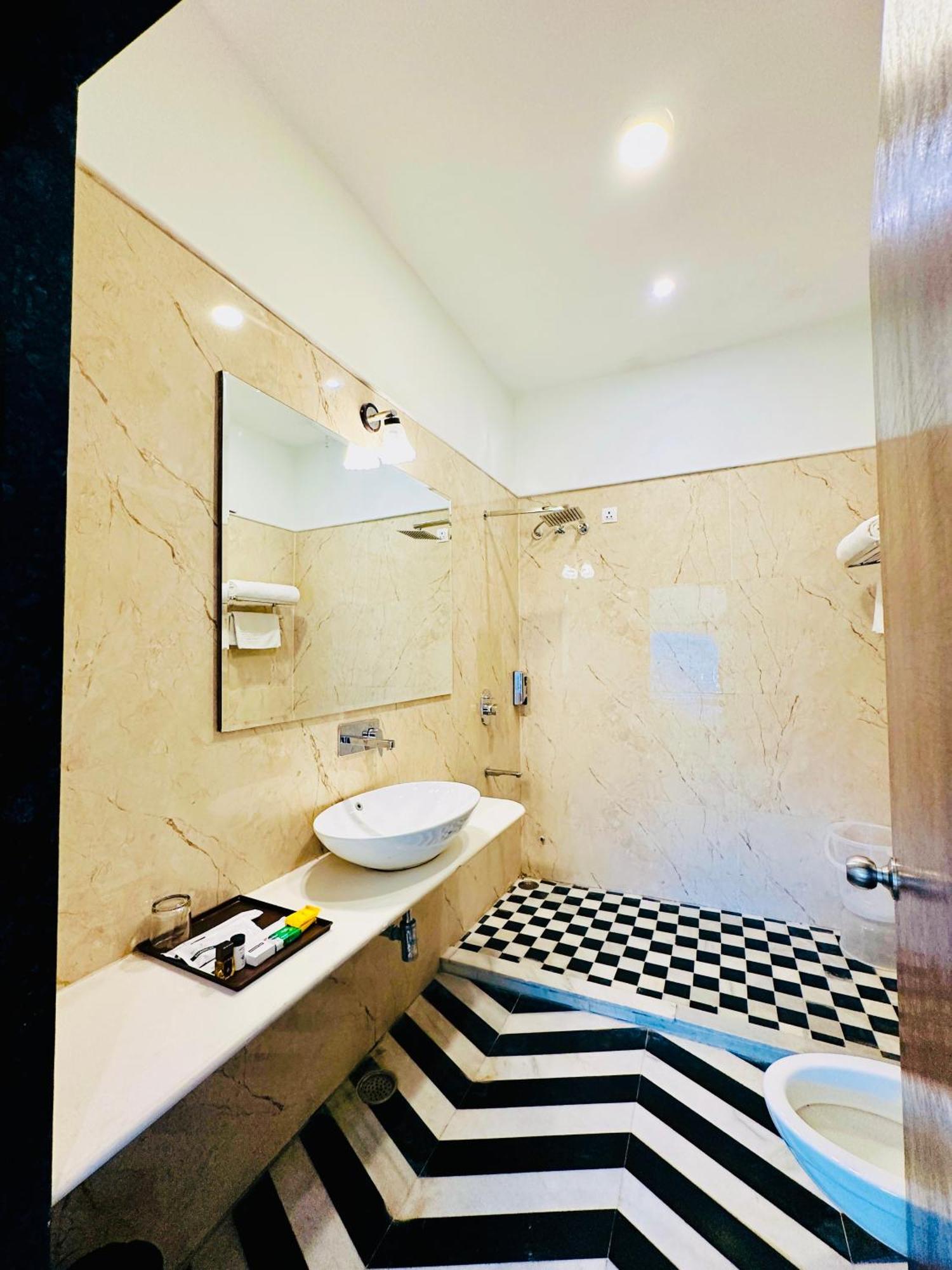 Mewar Palace Resort And Spa Udaipur Kültér fotó
