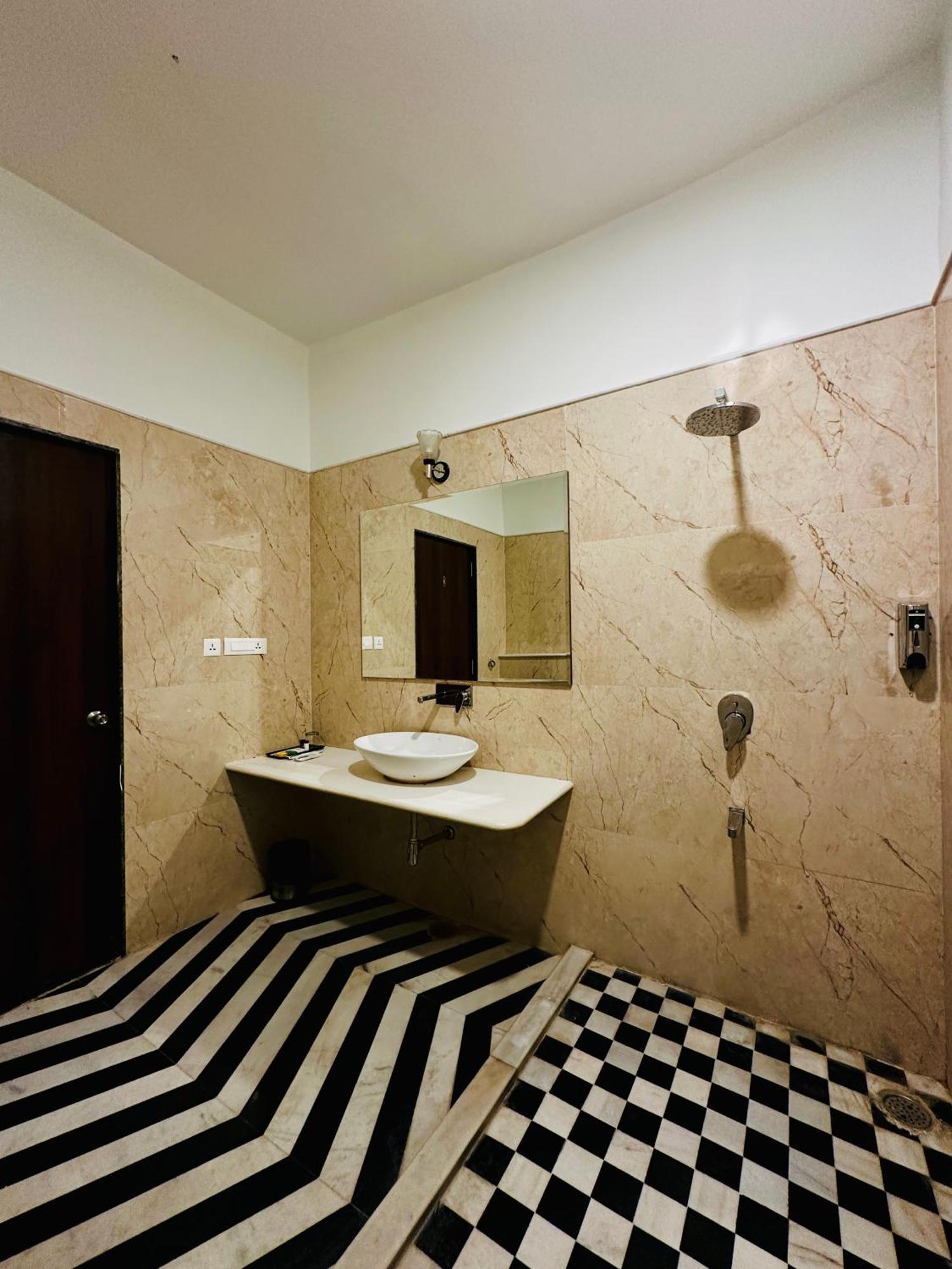 Mewar Palace Resort And Spa Udaipur Kültér fotó